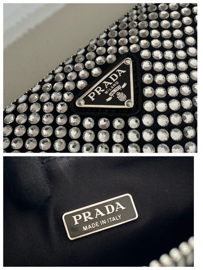 Pra*a triangle pouch